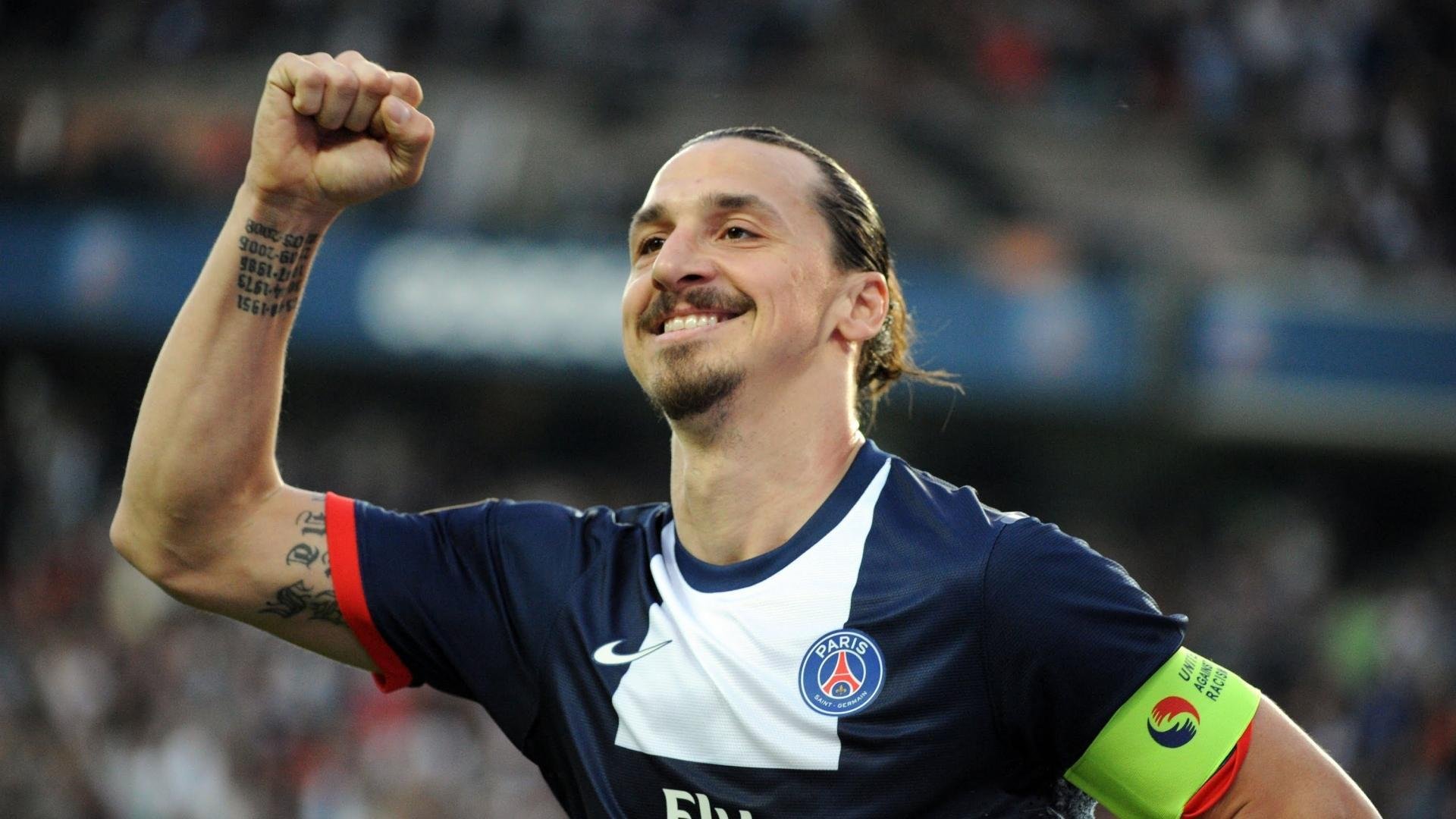 开云体育下载-那不勒斯强行终结皇家社会，布鲁诺在美加墨世界杯接管比赛，足球世界的权力转移与英雄叙事