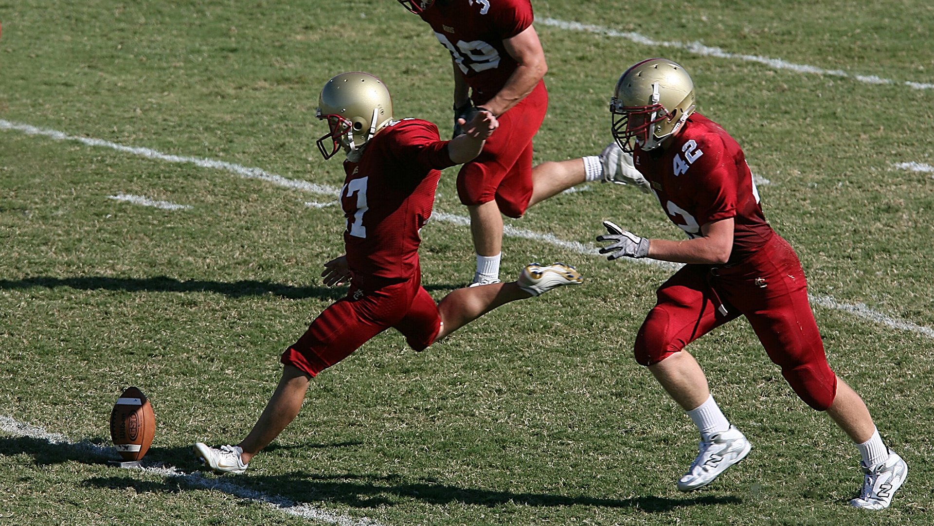 开云体育下载-斯通斯，那不勒斯对阵马赛的隐形棋手，一手掌控比赛走势  第2张